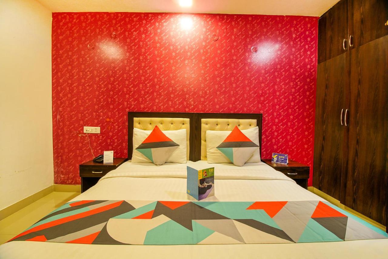 Fabexpress Tp Suite Near Igi Airport New Delhi Exterior photo